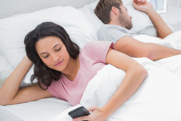 Read Your Wife’s Text Messages without Getting Detected